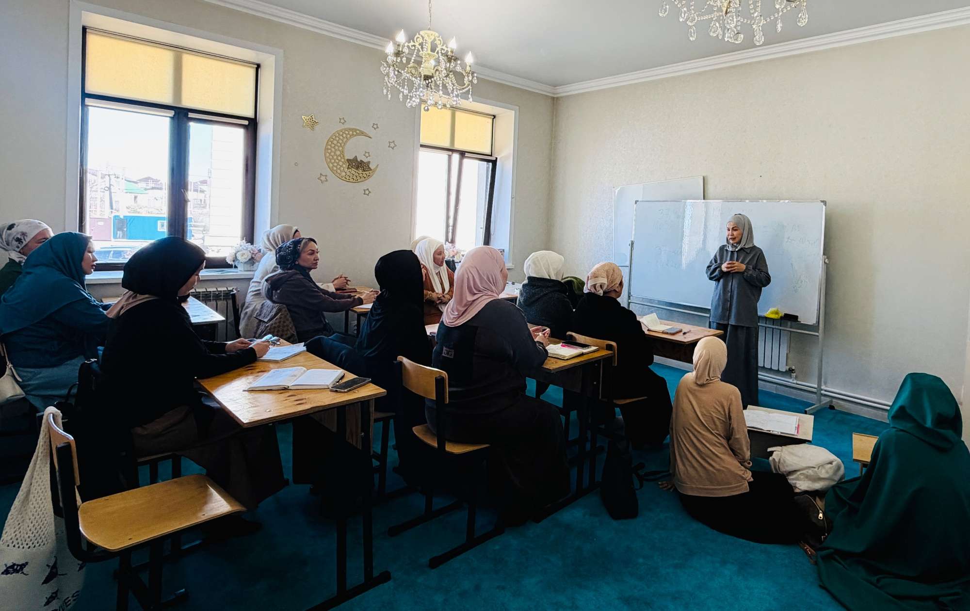 «Қазыбек би» мешітінде діни сауат ашу дәрістері тұрақты өтуде