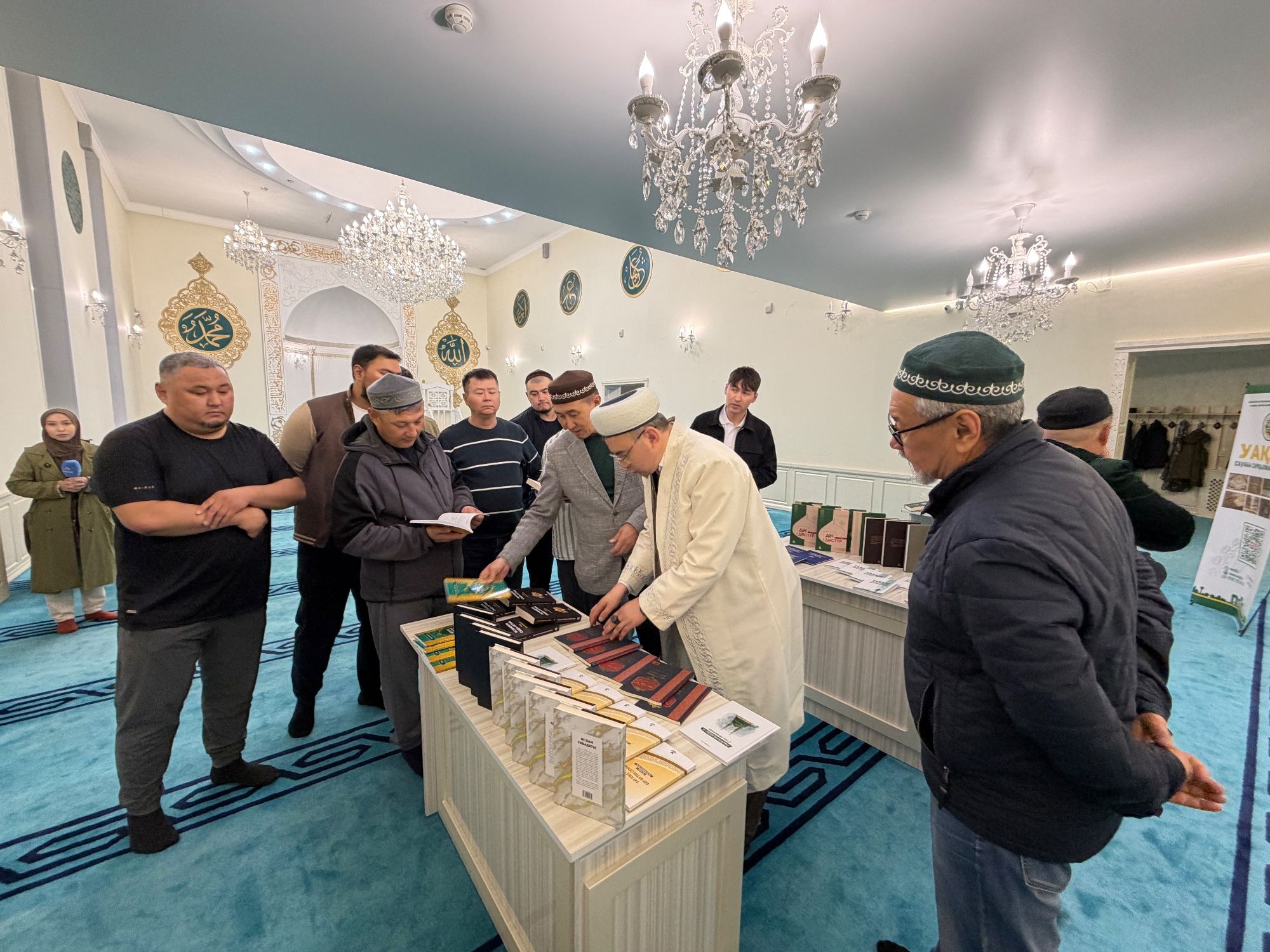 «Қазыбек би» мешітінде ұлттық кітап күніне орай көрме өтті