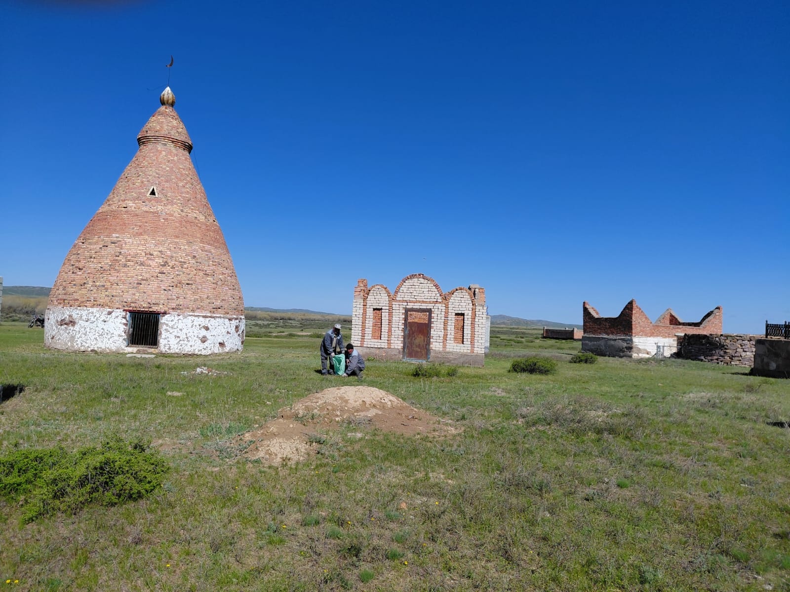 Қуаныш ауылында “Өткенге құрмет – тіріге міндет” акциясы өтті