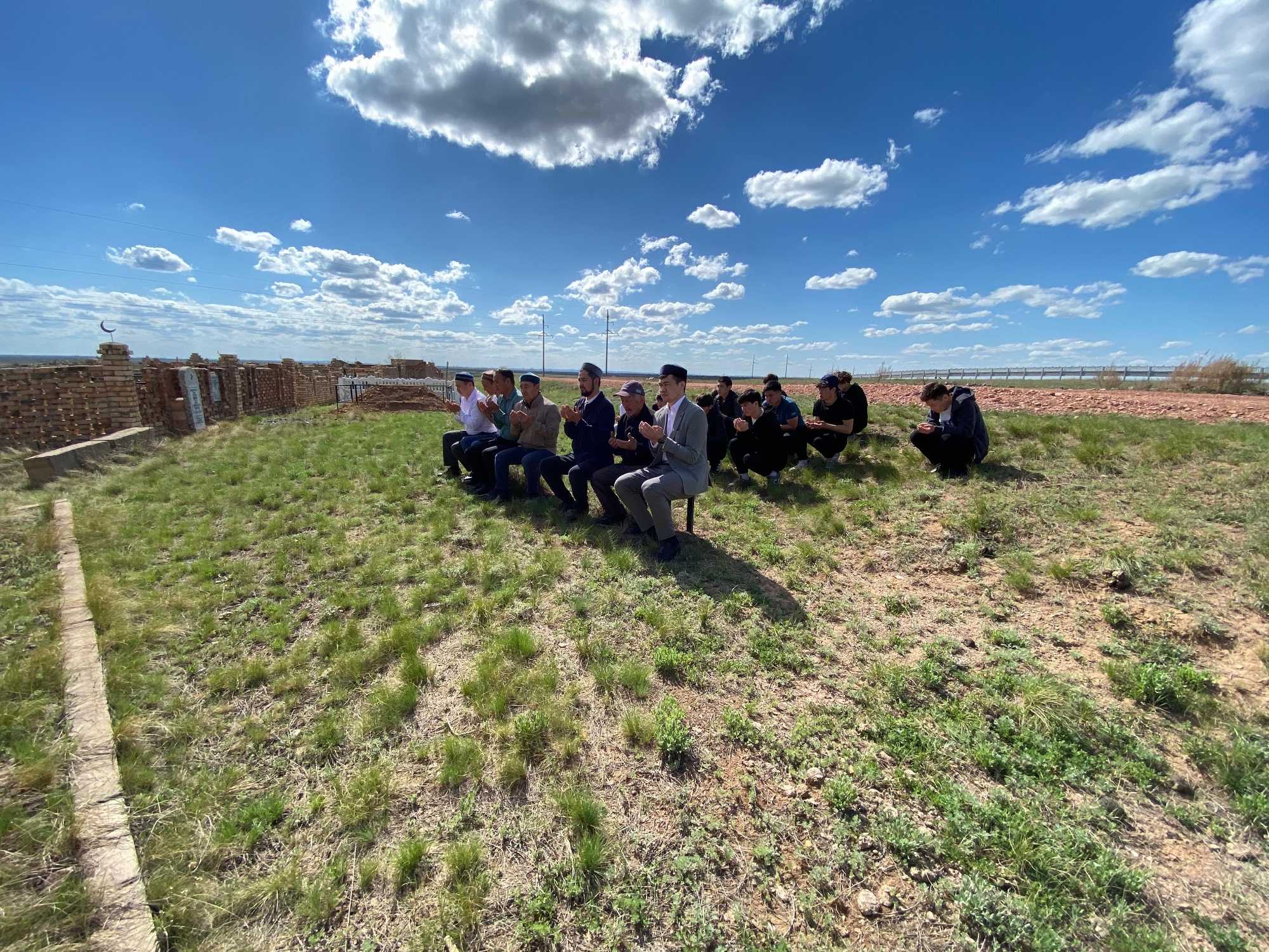 Саран қалалық мешіті «Өткенге құрмет – тіріге міндет» акциясын ұйымдастырды