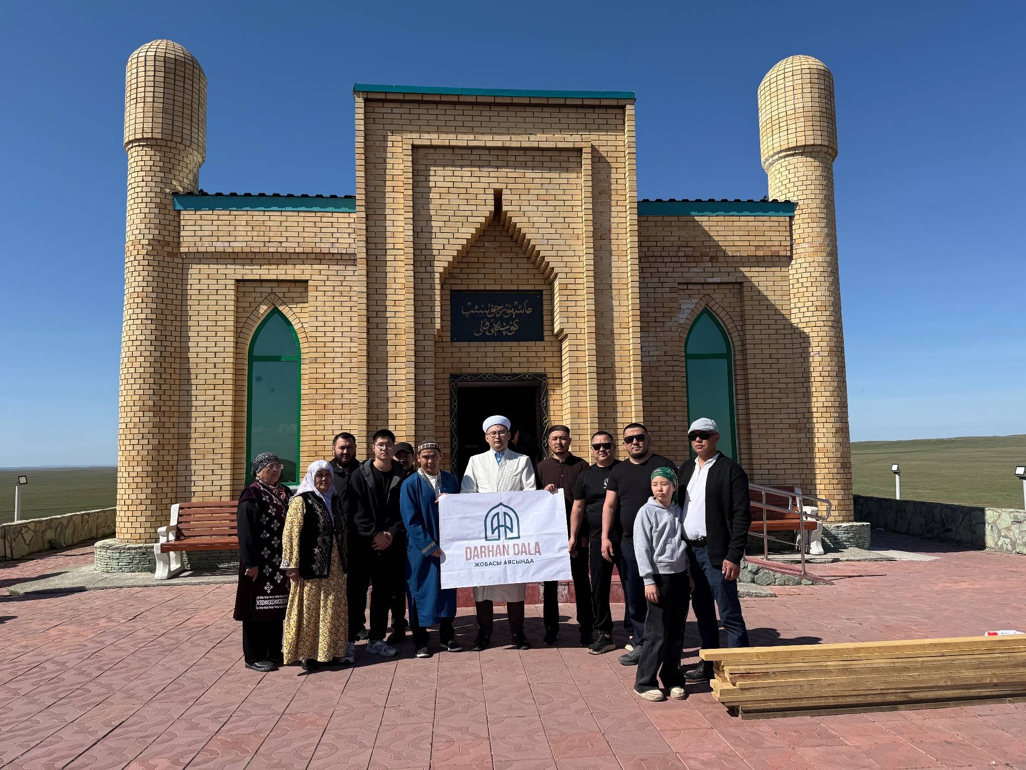 Дархан Дала: Мәшһүр Жүсіп Көпейұлының кесенесіне зиярат жасалды