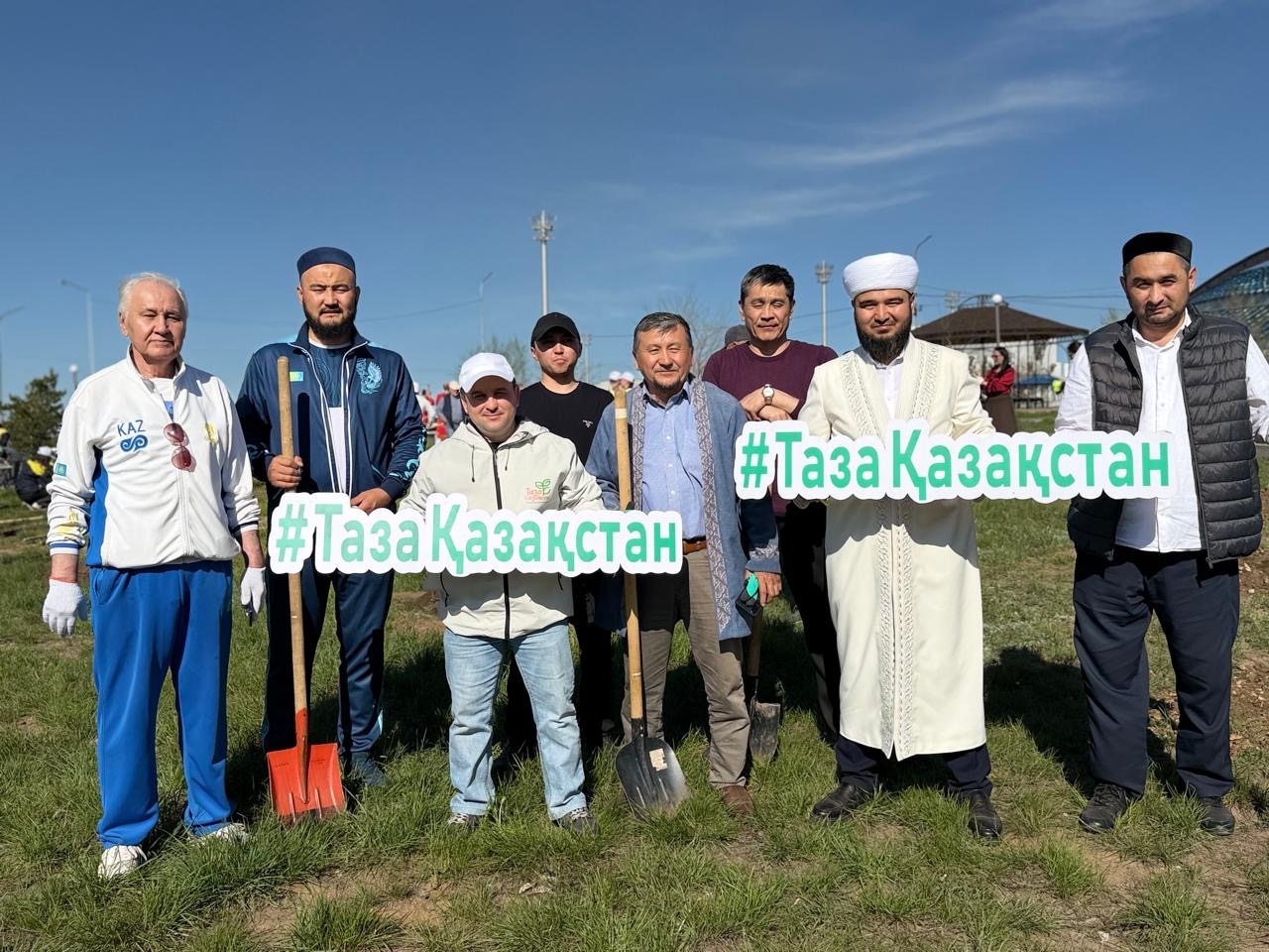 Теміртауда бірлік күніне орай көшет отырғызу шарасы өтті