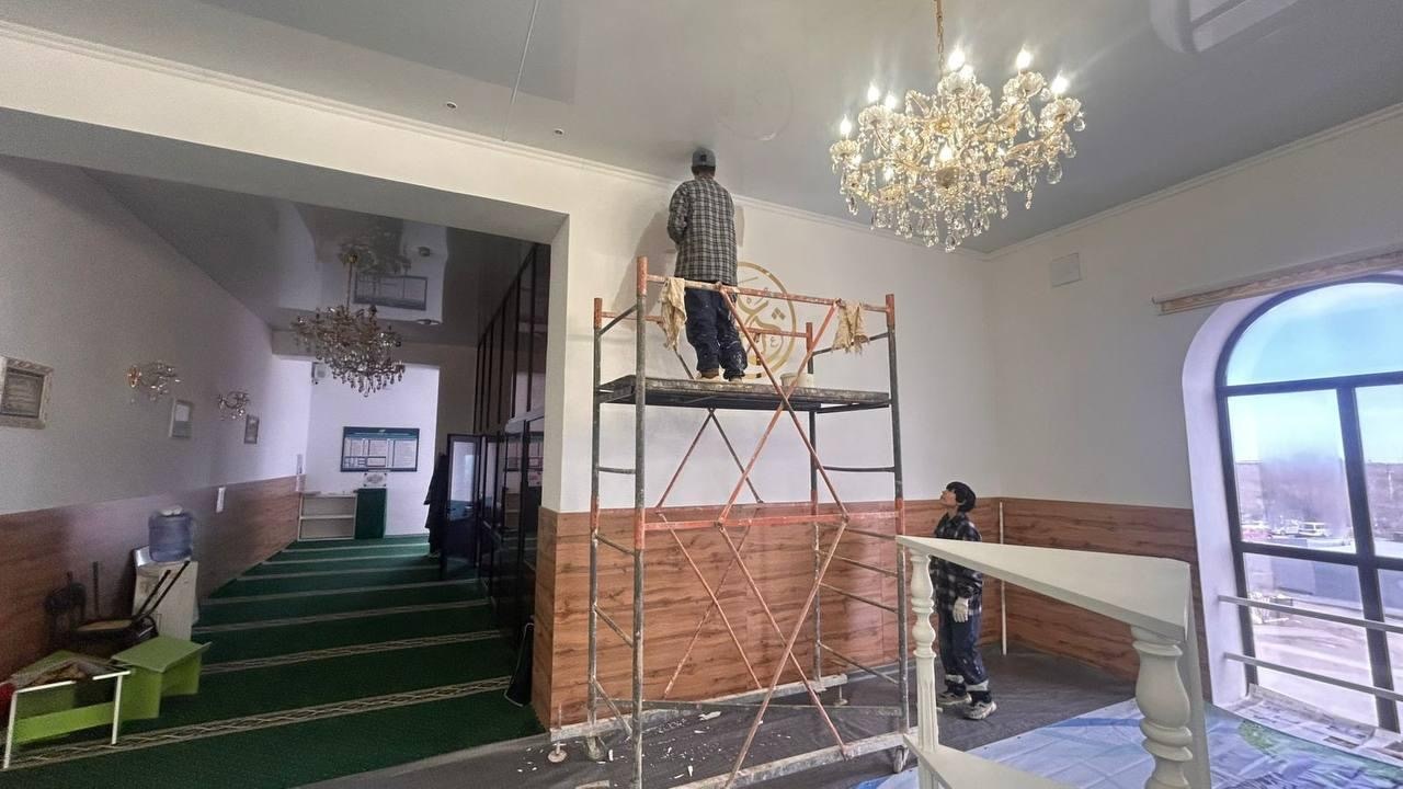 «Төле би» мешітінде жөндеу жұмыстары жүргізілуде
