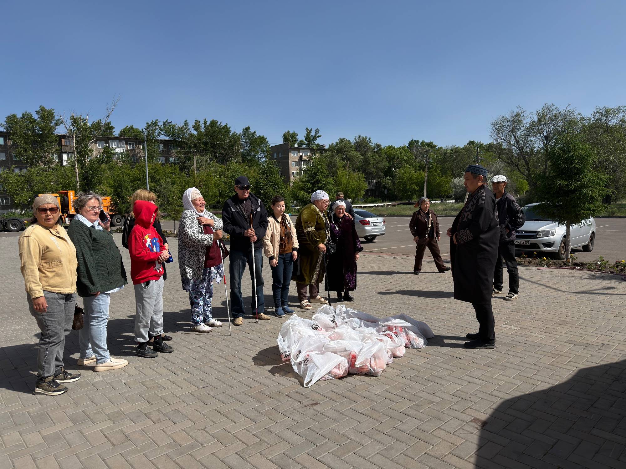 ЗАҒИП ЖАНДАРҒА ҚҰРБАНДЫҚ ЕТІ ҮЛЕСТІРІЛДІ