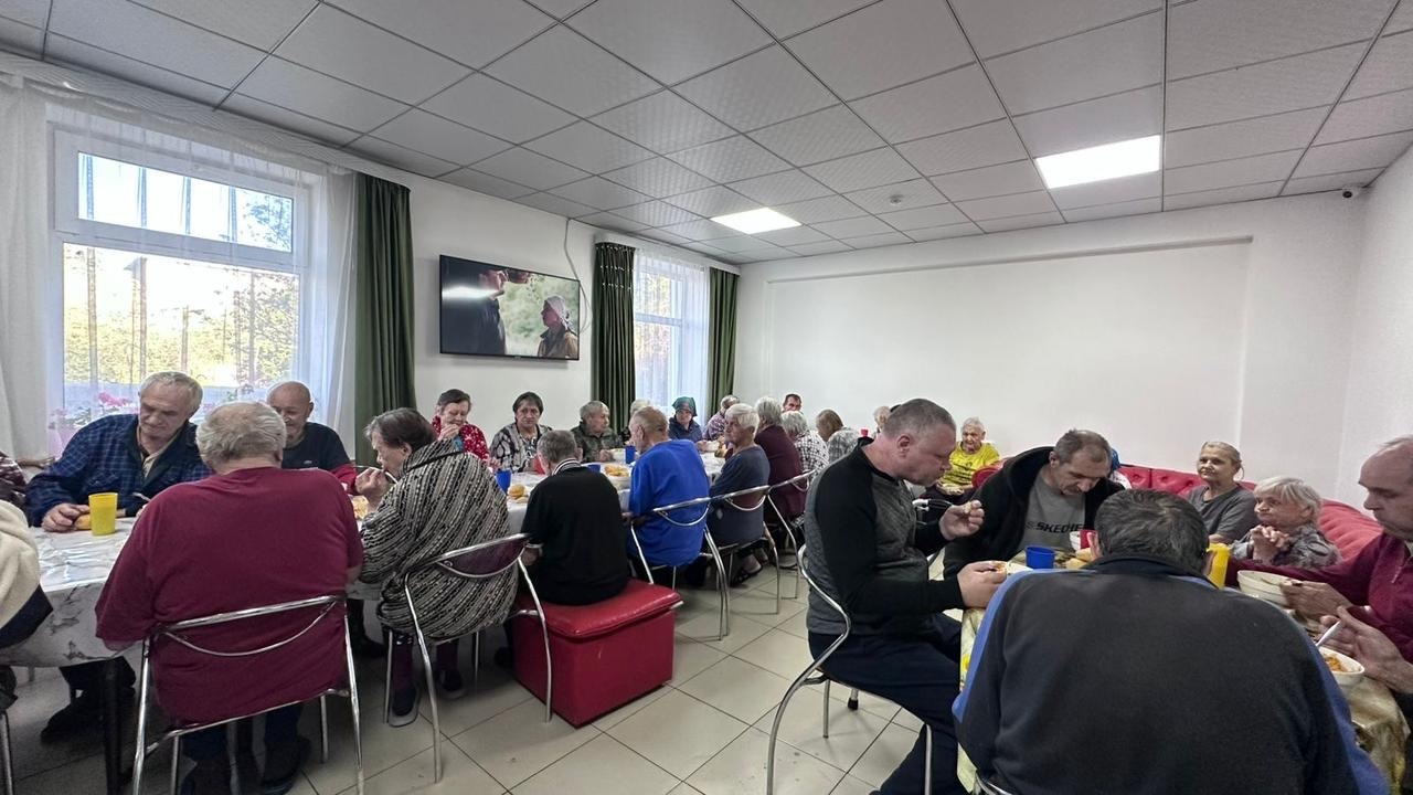 «Әлихан Бөкейхан» мешітінің шәкірттері қарттар үйіне қайырымдылық жасады