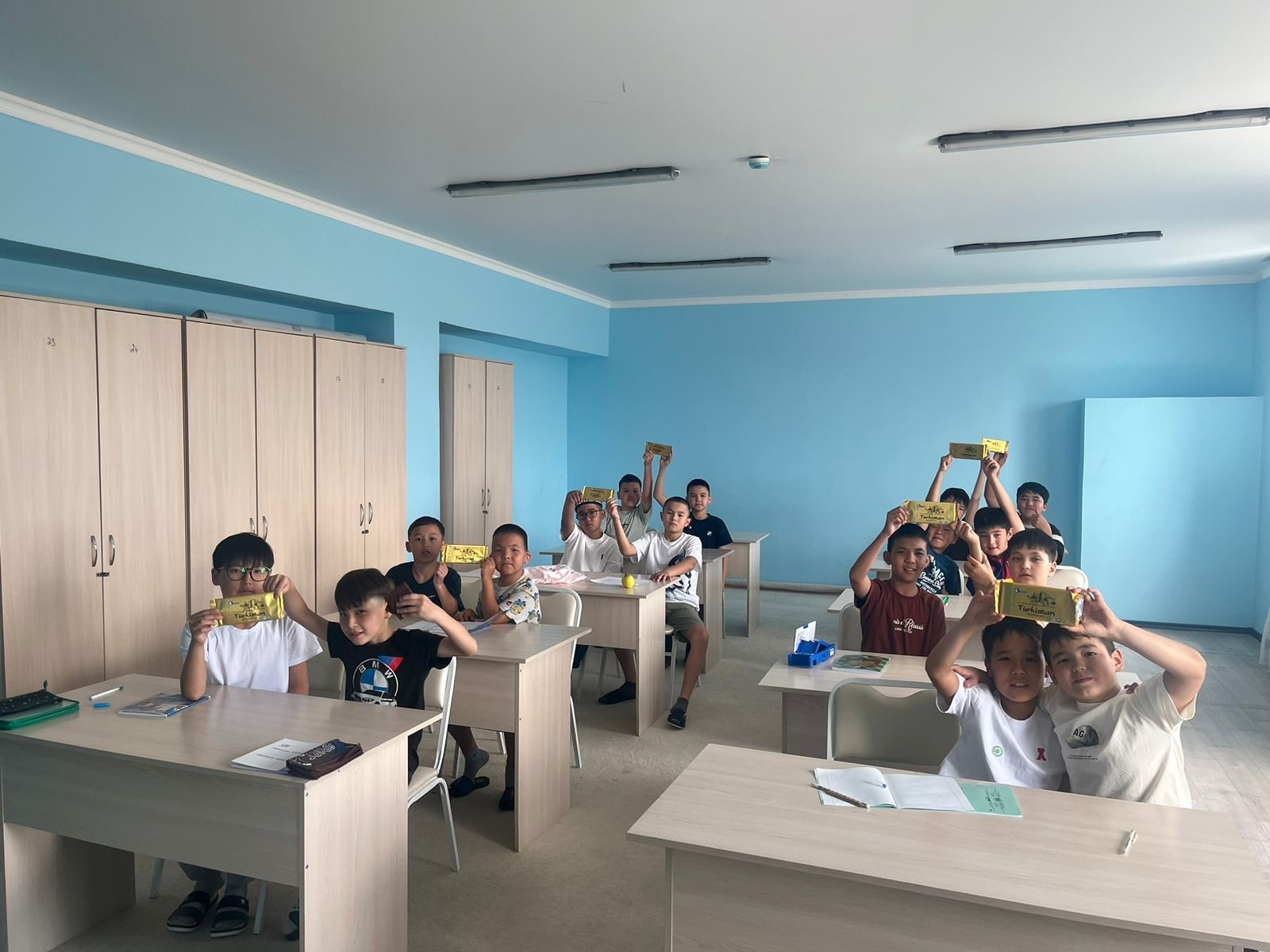 Үштөбе ауылындағы “Қажыбай қажы” мешітінде балаларға тәттілер таратылды