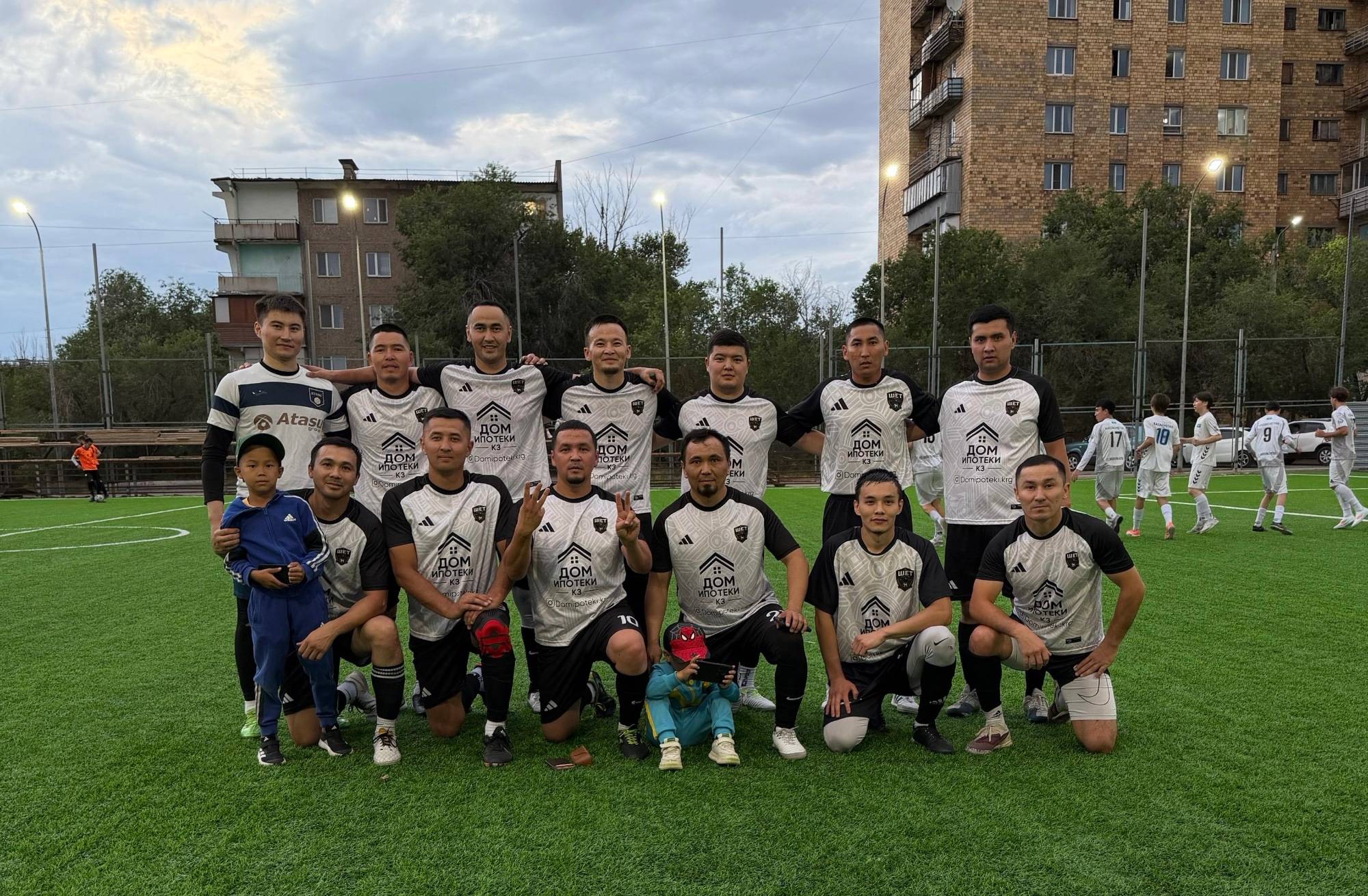 Абай аудандық мешітінде жастар арасында футболдан сайыс өтті