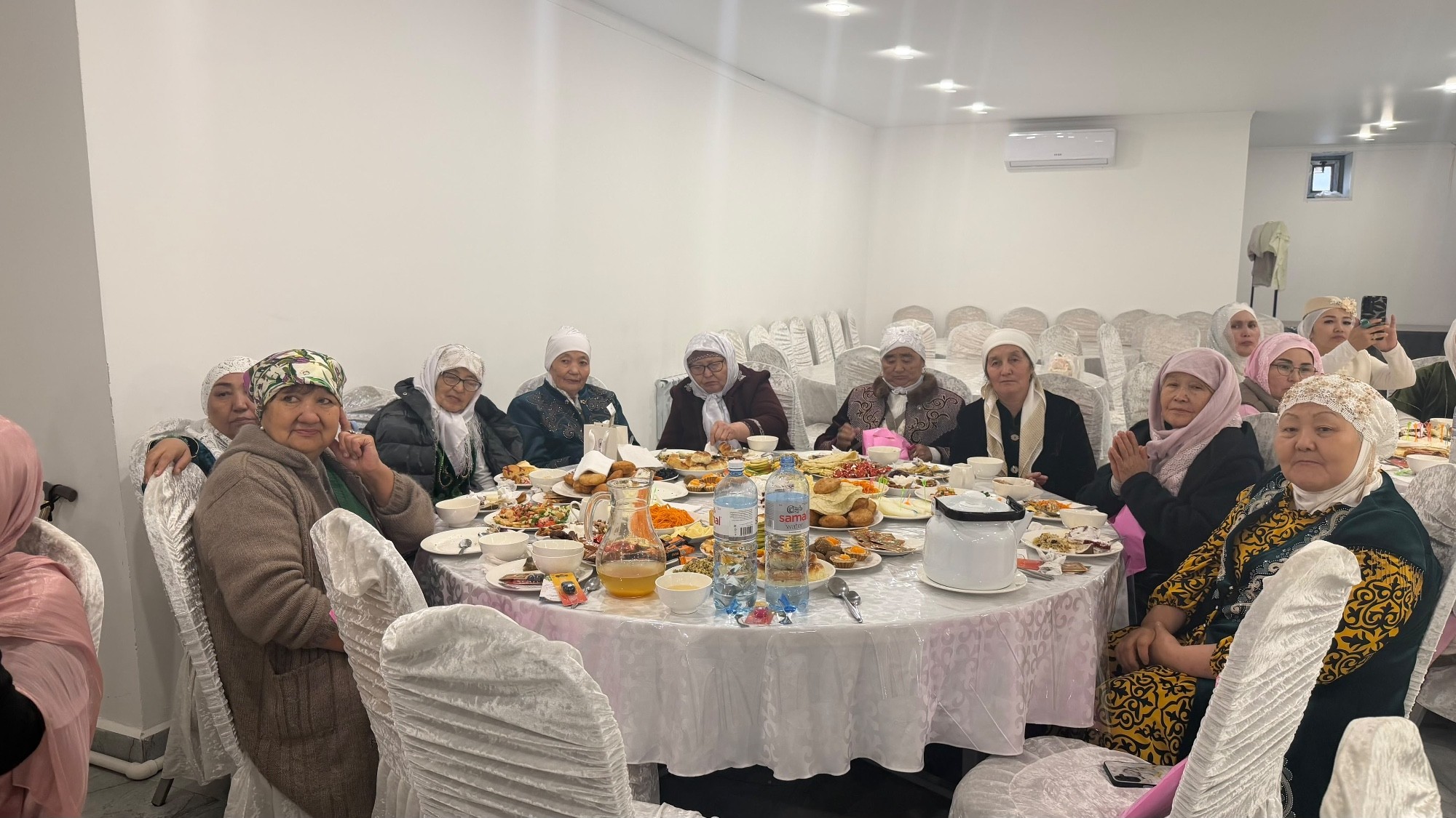 Осакаров мешітінде әжелерге құрмет көрсетілді