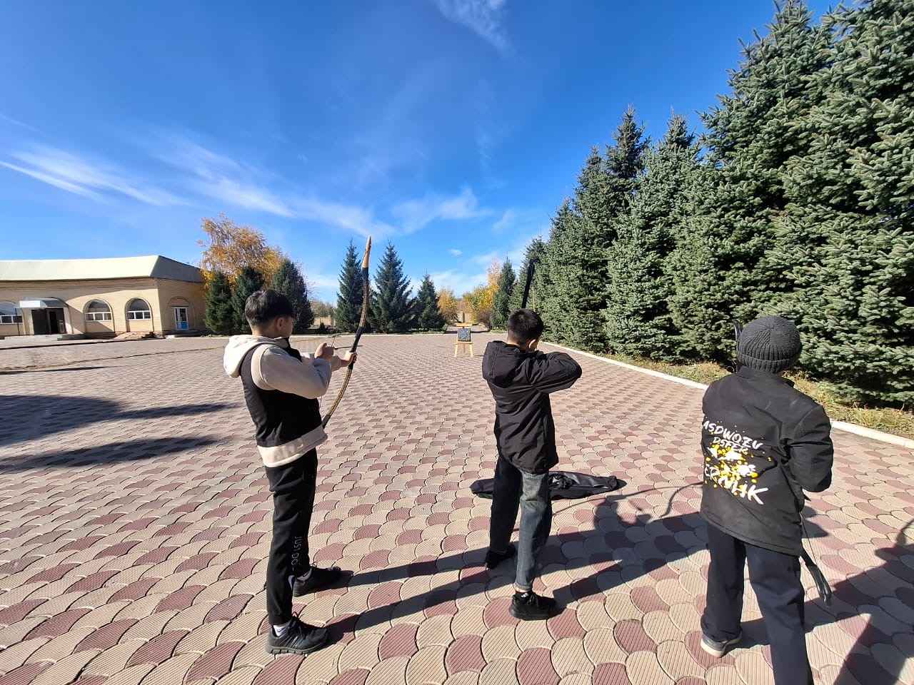 Теміртауда Рухани келісім күніне орай садақ атудан сайыс өтті