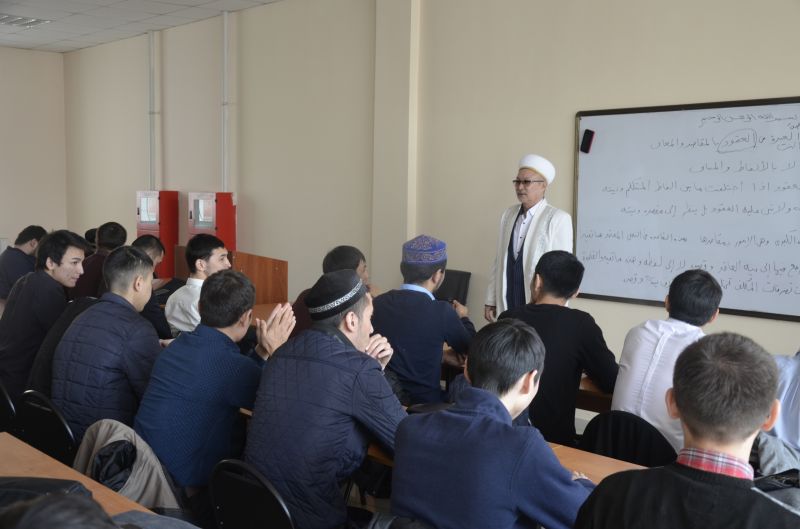 Өкіл имам Нұр-Мүбарак университетінің студенттерімен кездесті (фото)