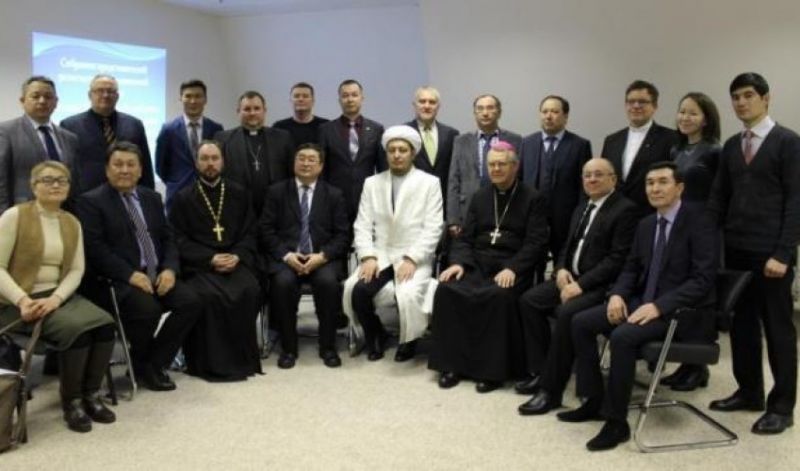 Діни бірлестік өкілдері Елбасы жолдауын талқылады (ФОТО