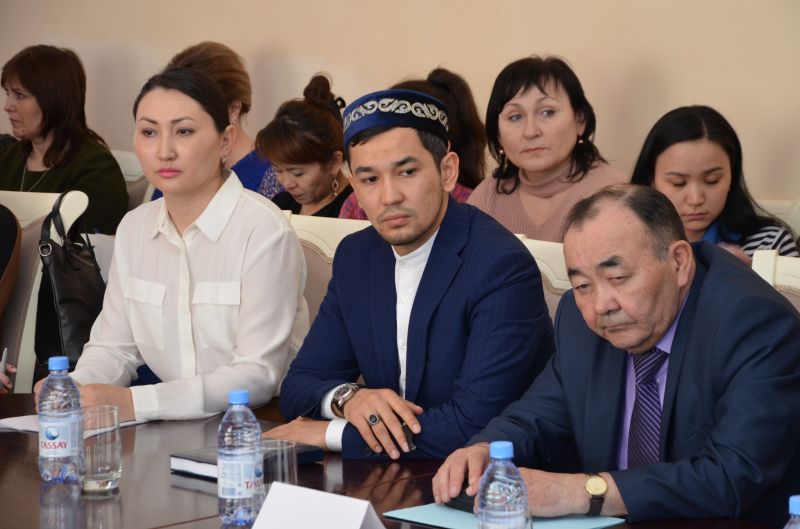 «Нұр Отан» ғимаратында вакцинаға қарсы конференция болып өтті (фото)