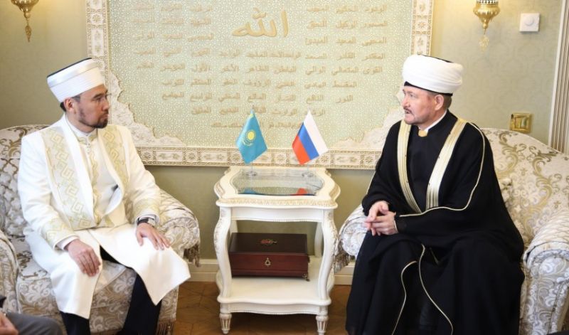 Серікбай қажы Ораз Мәскеуде Ресей мүфтиімен кездесті (ФОТО