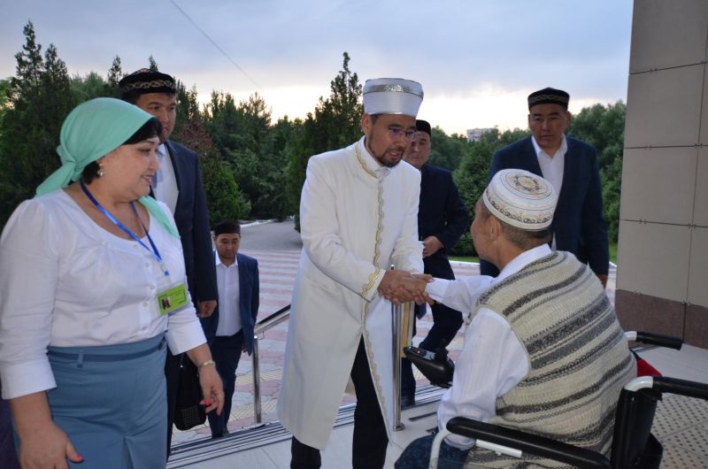 Бас мүфти ардагерлер үйінде ауызашар берді (ФОТО