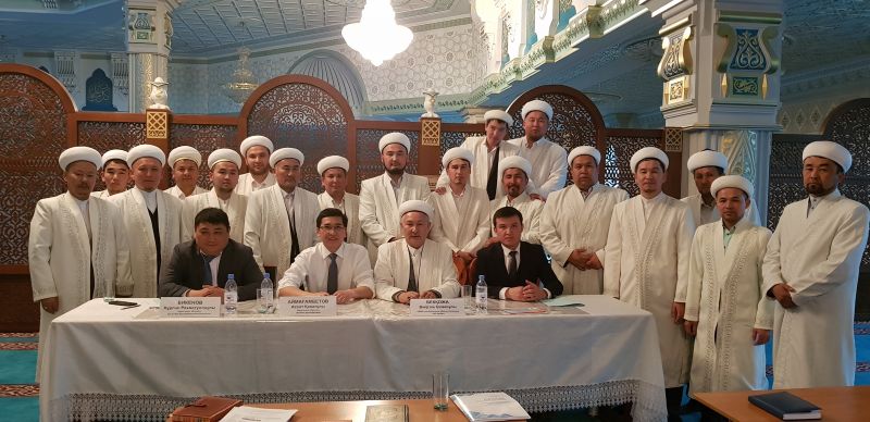 Қарағанды облыстық "Әнет баба" мешітінде қасиетті Рамазан айының қарсаңында  төралқа мәжілісі болып өтті (фото)