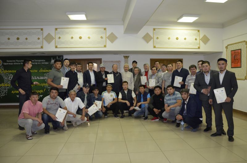 Қарағанды облыстық «Әнет баба» мешітінде зиялы қауым өкілдеріне ауызашар берілді (фото)