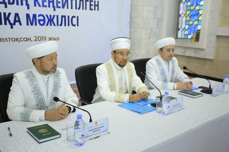 В Алматы начало работу расширенное заседание президиума ДУМК