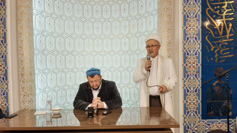 РАНТ мүшесі "Әнет баба" мешітінде жамағатпен жүздесті  