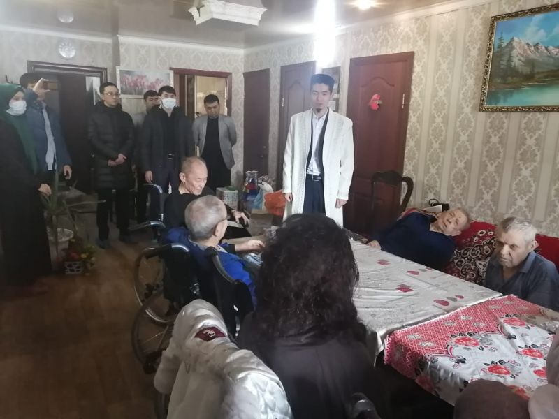 Қарттарға қайырымдылық жасалды