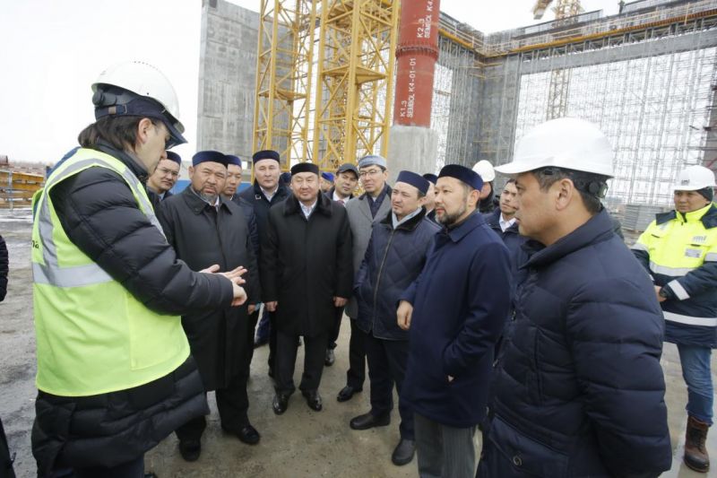 БАС МҮФТИ 30 МЫҢ ОРЫНДЫҚ ЖАҢА МЕШІТ ҚҰРЫЛЫСЫМЕН ТАНЫСТЫ (ФОТО)