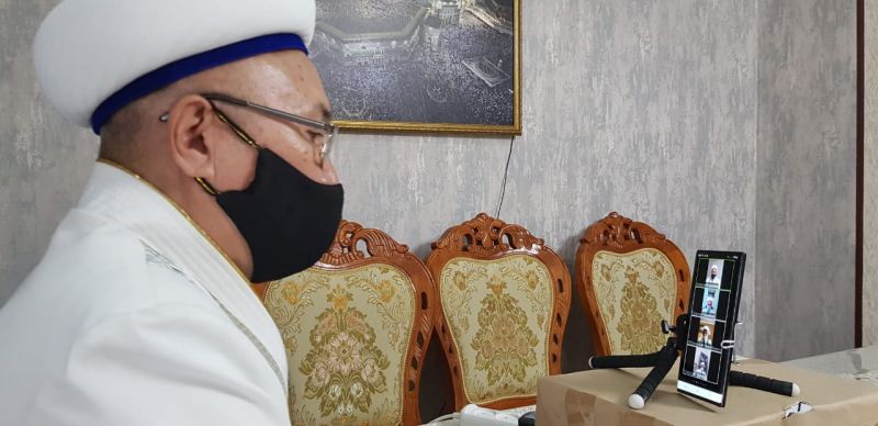ҚАРАҒАНДЫ ОБЛЫСЫНЫҢ ӨКІЛ ИМАМЫ ПАНДЕМИЯ КЕЗІНДЕГІ САНИТАРЛЫҚ ТАЛАПТАРҒА БАЙЛАНЫСТЫ ОНЛАЙН ЖИЫН ӨТКІЗДІ