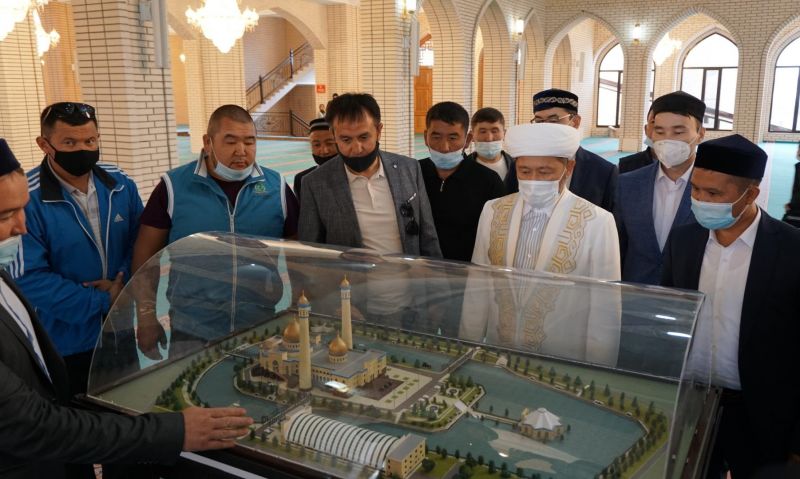 ҚМДБ төрағасы «Сарыағаш» медресе-колледжінің жұмысымен танысты (ФОТО)