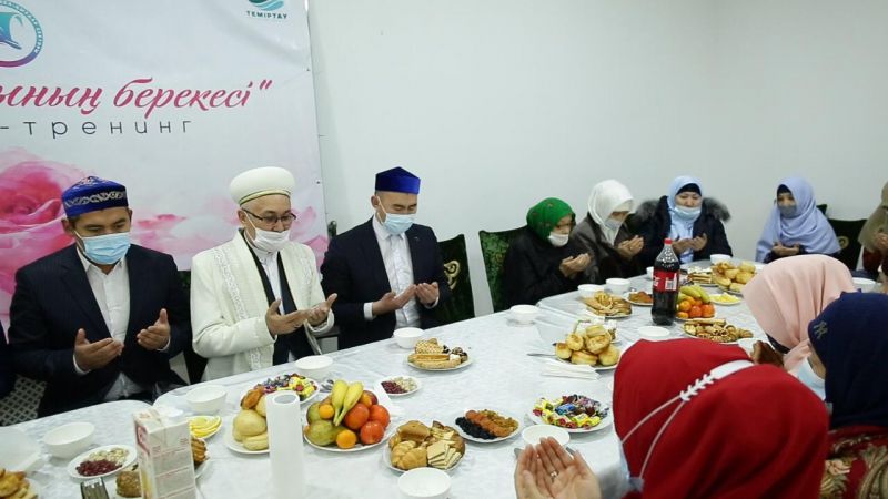  ТЕМІРТАУ: «Әйел – отбасының берекесі» атты семинар-тренинг болып өтті.