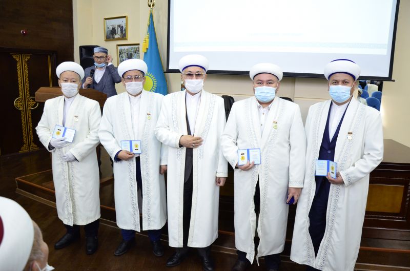 Имамдар Хазреттің арнайы «Қазақтан мұсылмандары діни басқармасына 30 жыл” мерекелік медальімен марапатталды (фото)