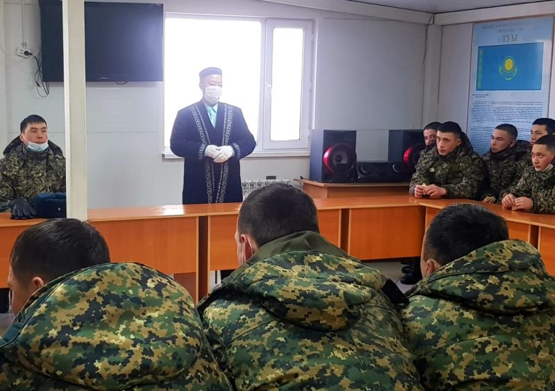 Сарбаздармен «Ихсан ілімі» тақырыбында кездесу өтті 