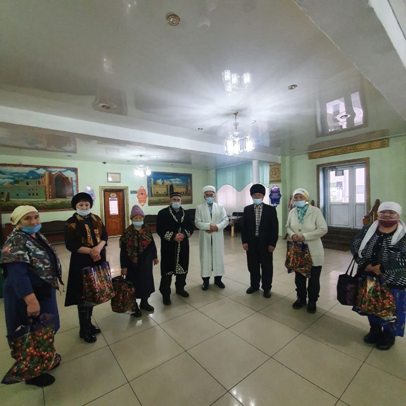 Саран қалалық мешіті аналарды мерекесімен құттықтады 