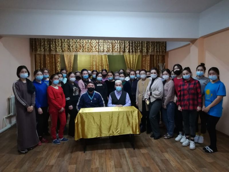 САРАН ҚАЛАЛЫҚ МЕШІТІНДЕ: «ИХСАН ІЛІМІ» ЖӘНЕ «ҚЫЗ БАЛА ТӘРБИЕСІ» ЖӨНІНДЕ УАҒЫЗ АЙТЫЛДЫ