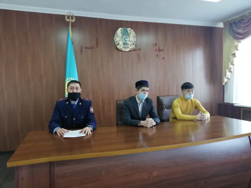 «Қазбек би» мешітінің имамы Ішкі істер органдарының қызметкерлерімен семинар өткізді