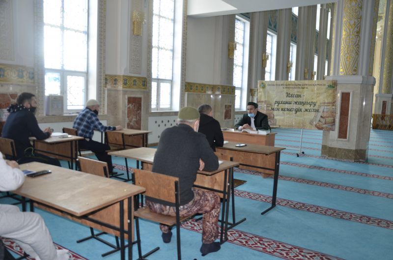 «Әнет баба» мешіті: «Ихсан- рухани жаңғыру мен кемелдік жолы» тақырыбында дәріс өтті